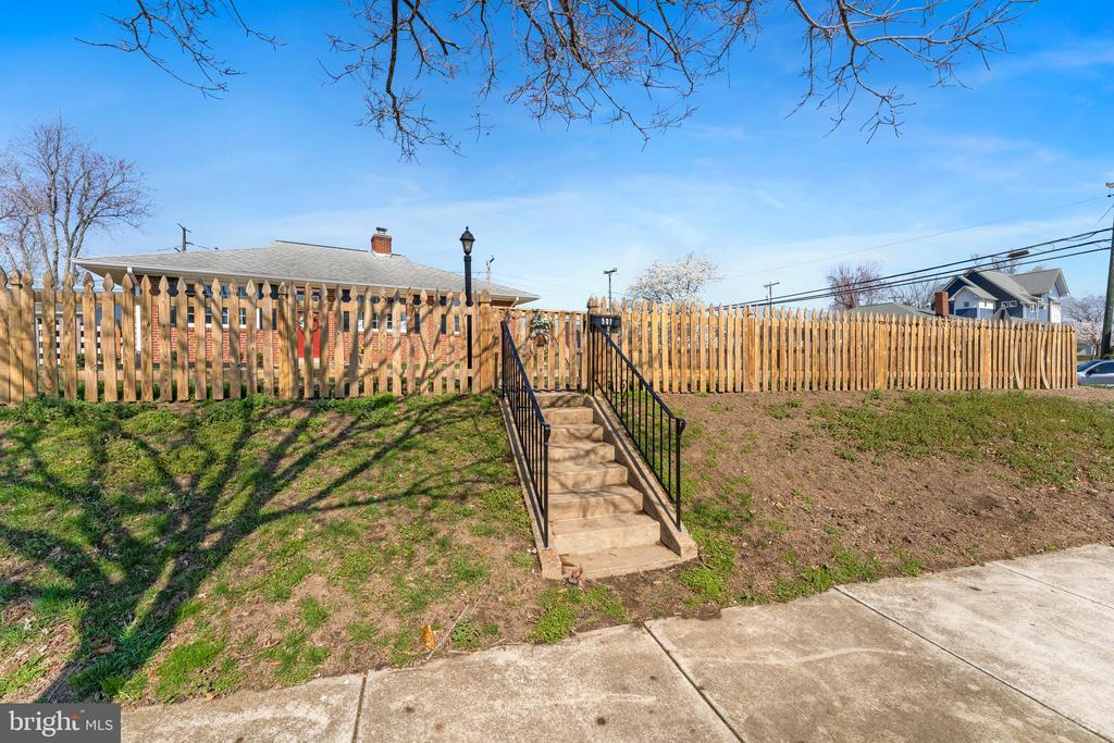 501 HANSON AVENUE