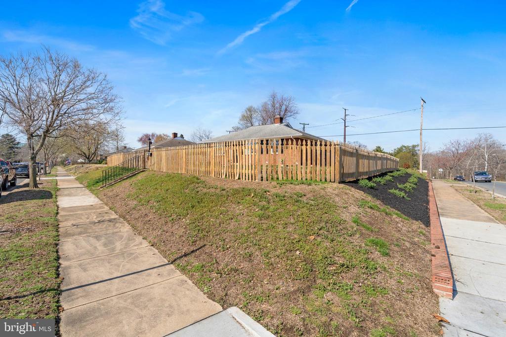 501 HANSON AVENUE