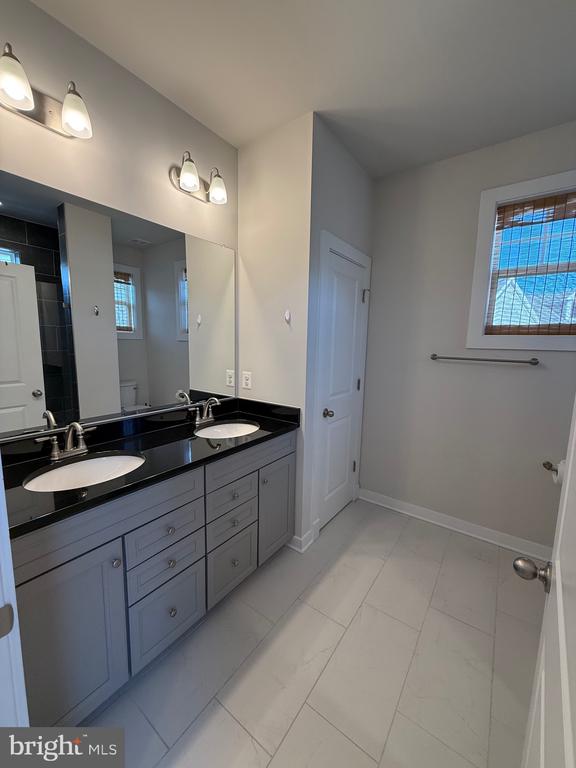 128 KINROSS LANE
