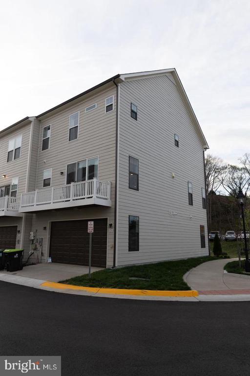 128 KINROSS LANE