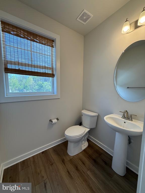 128 KINROSS LANE