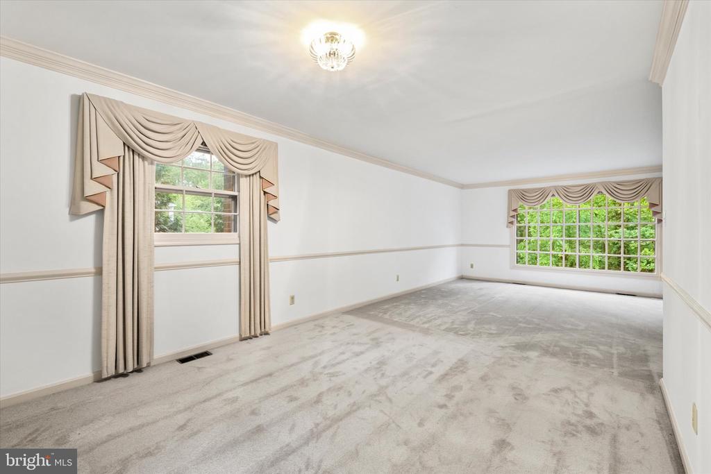 302 ALTOONA DRIVE