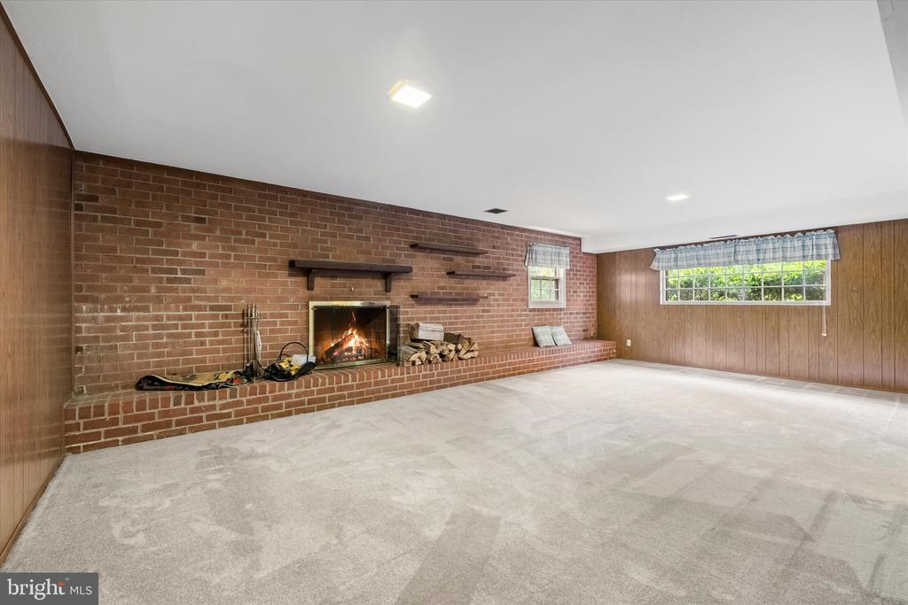 302 ALTOONA DRIVE