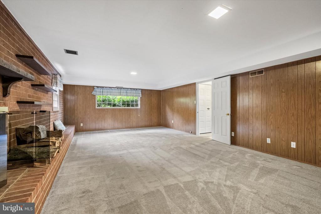 302 ALTOONA DRIVE