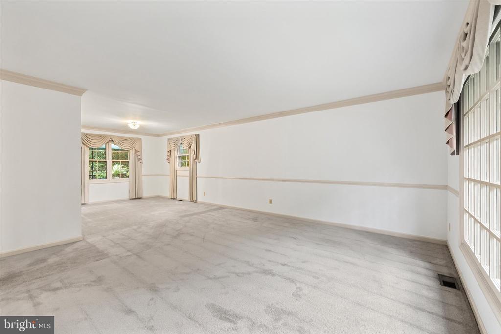 302 ALTOONA DRIVE