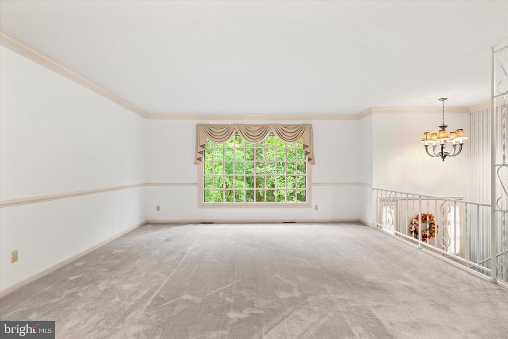 302 ALTOONA DRIVE