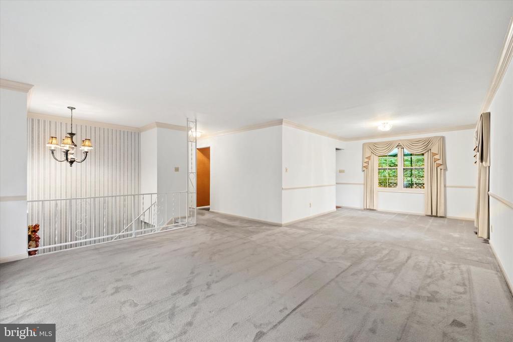 302 ALTOONA DRIVE
