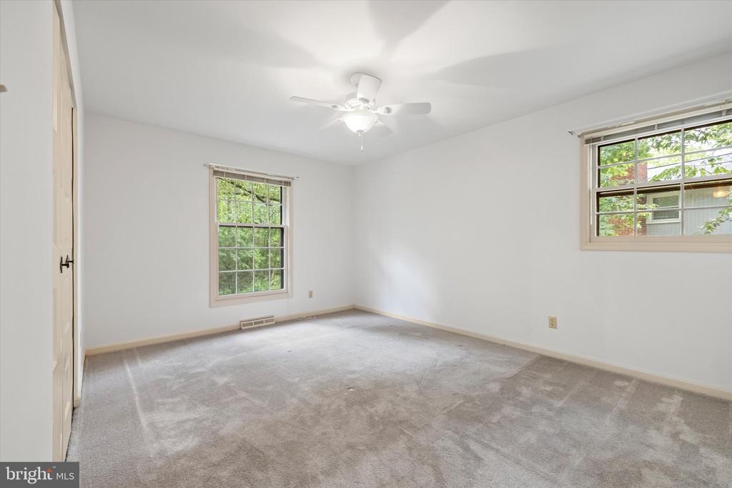 302 ALTOONA DRIVE