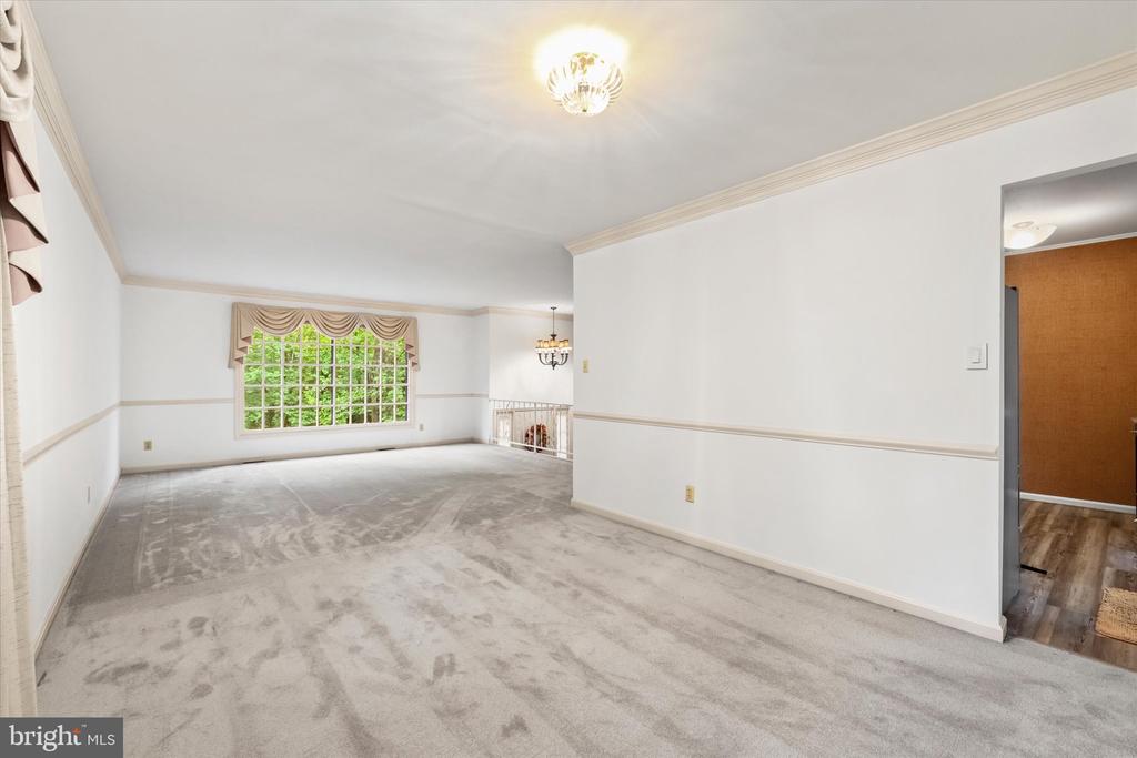 302 ALTOONA DRIVE