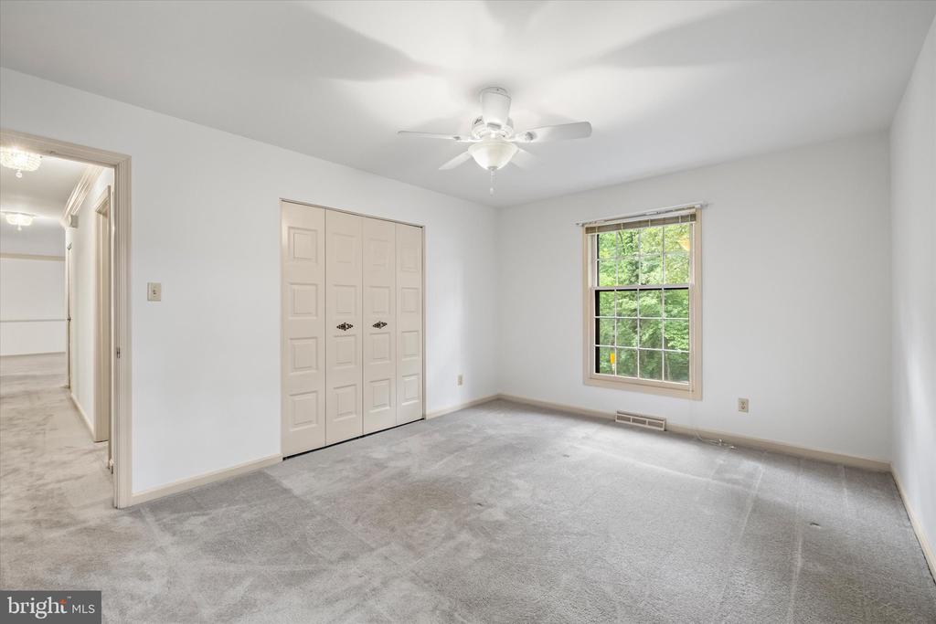 302 ALTOONA DRIVE