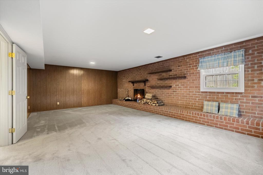 302 ALTOONA DRIVE