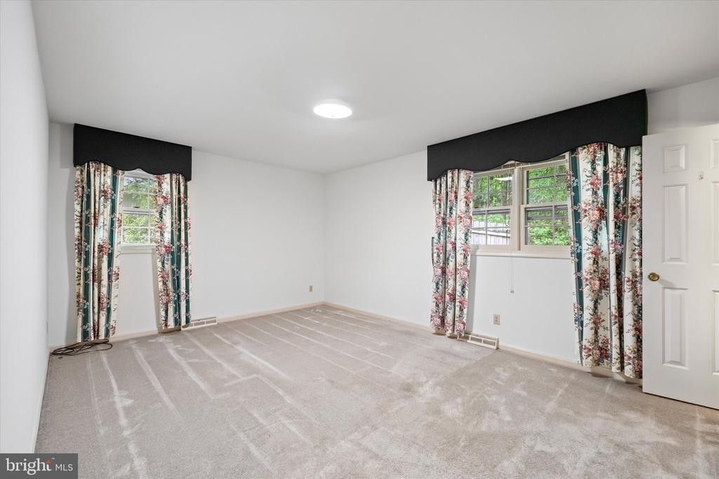 302 ALTOONA DRIVE