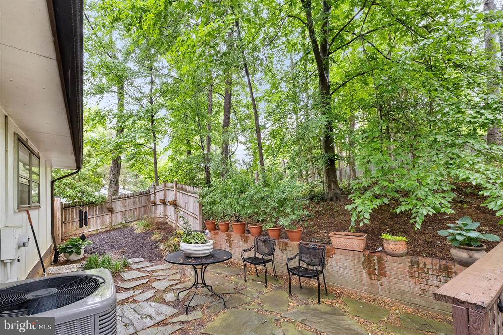 302 ALTOONA DRIVE