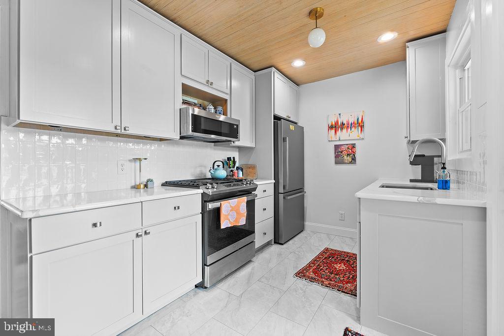 3103 LINDEN AVENUE