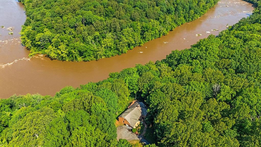 5513 RIVER ROAD