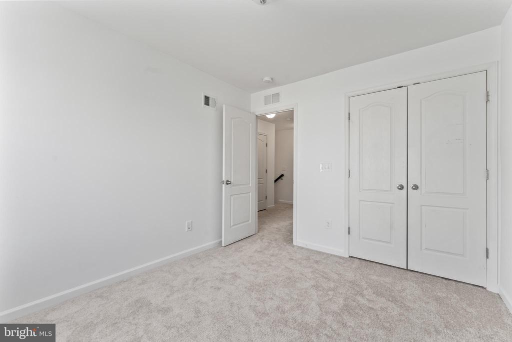1418 HUDGINS FARM CIRCLE