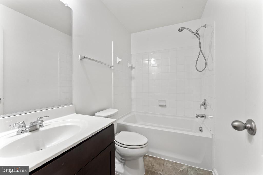 1418 HUDGINS FARM CIRCLE