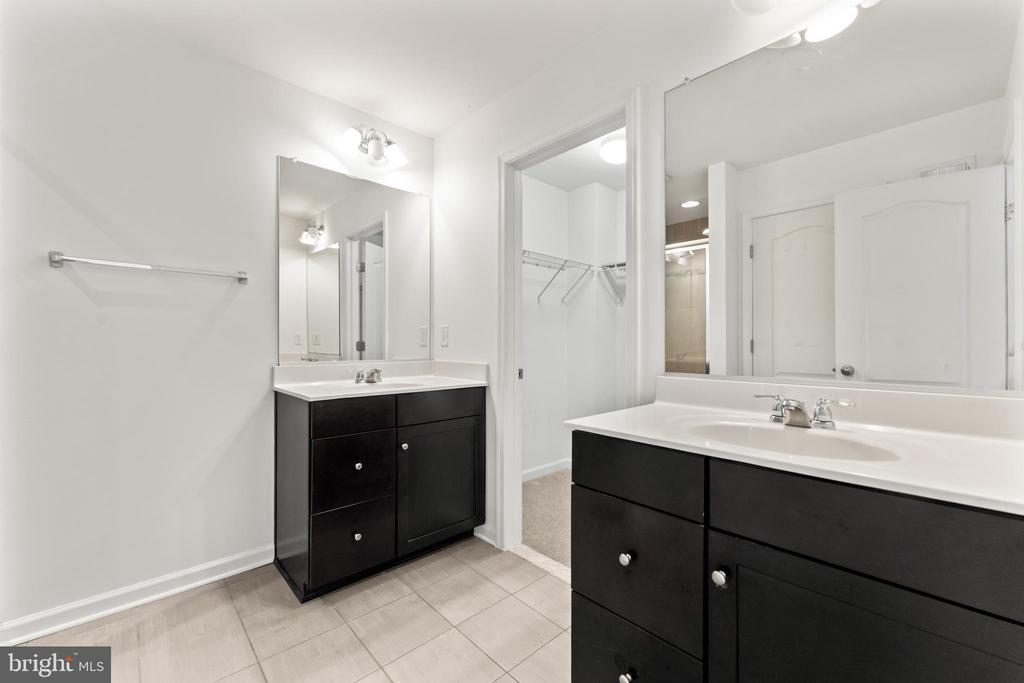 1418 HUDGINS FARM CIRCLE