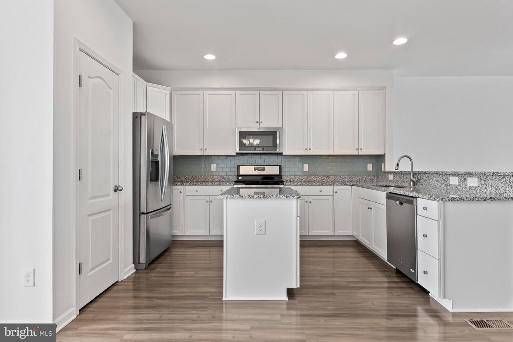 1418 HUDGINS FARM CIRCLE