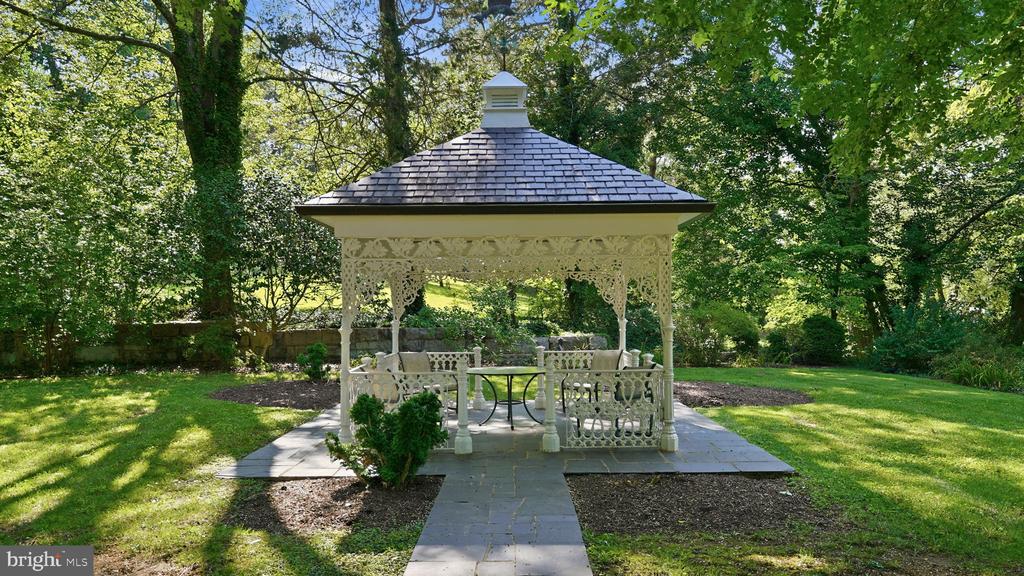 812 Beverly Dr, -5202, United States
