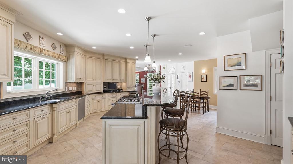 812 Beverly Dr, -5202, United States
