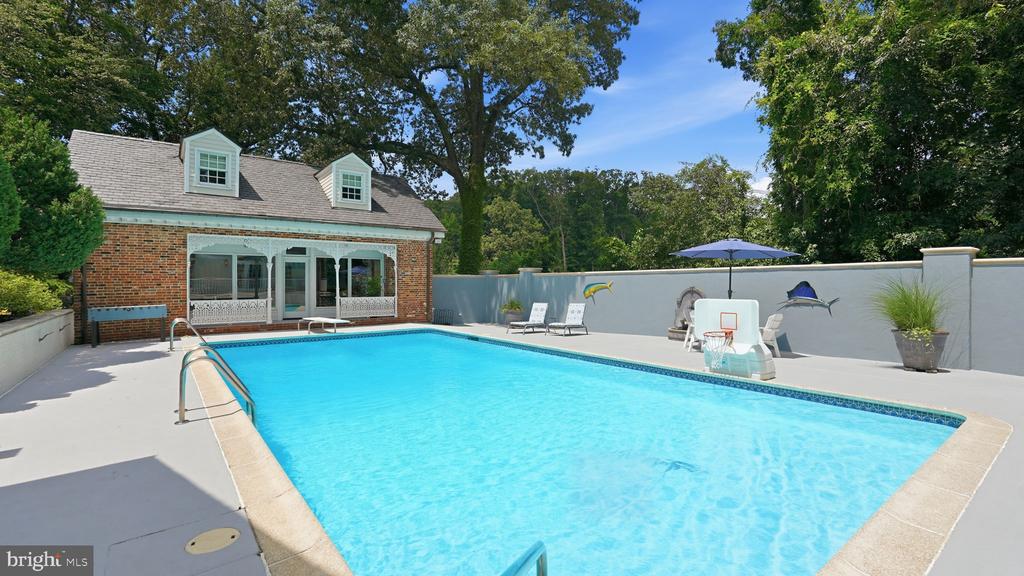 812 Beverly Dr, -5202, United States