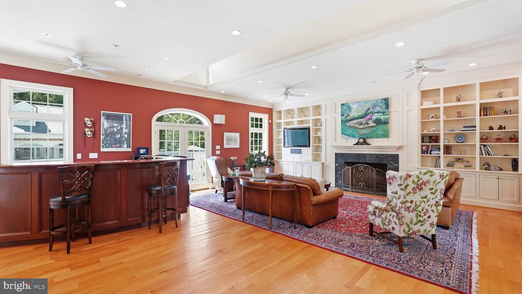 812 Beverly Dr, -5202, United States