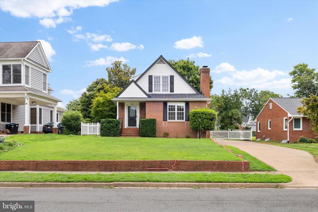 408 RIVERSIDE DRIVE