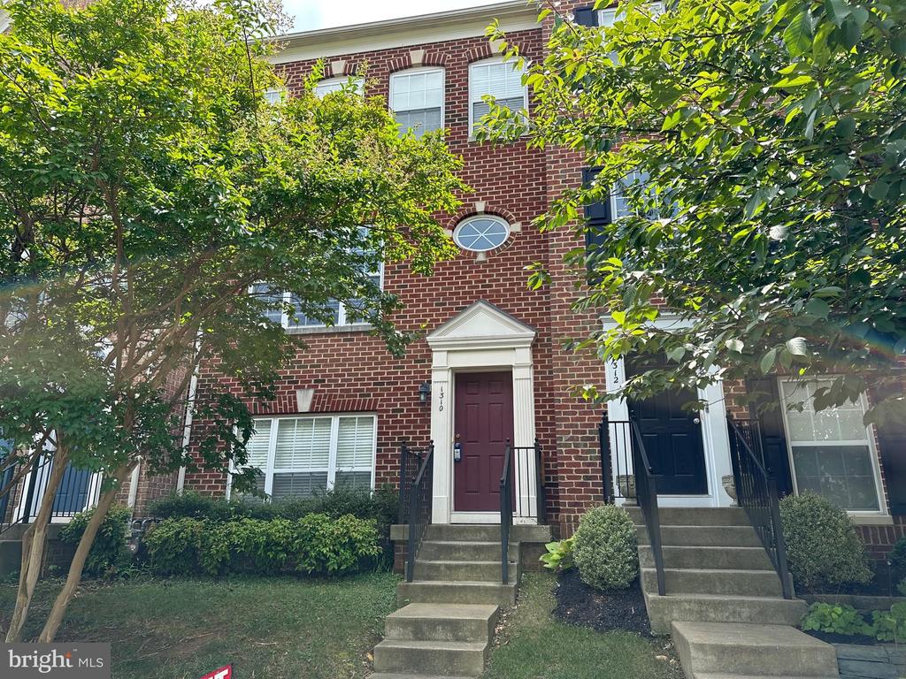 1310 SAUNDERS DRIVE