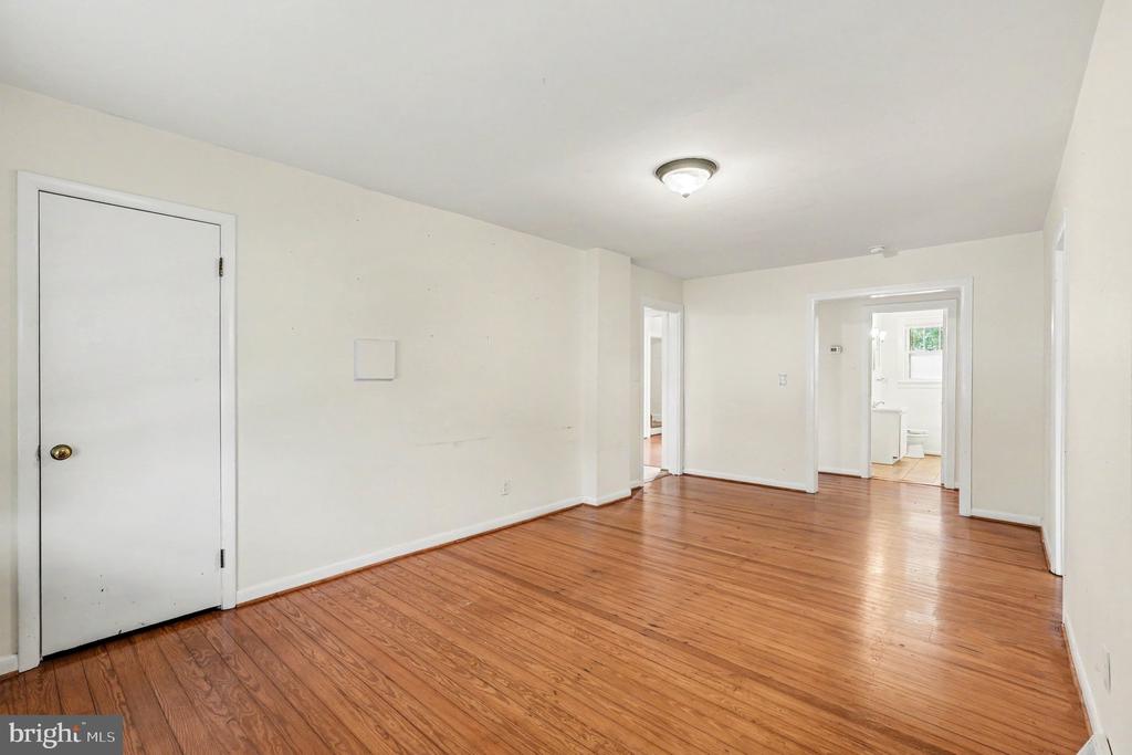 117 HILLCREST DRIVE