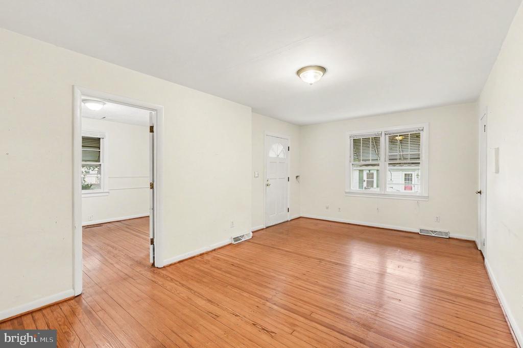 117 HILLCREST DRIVE