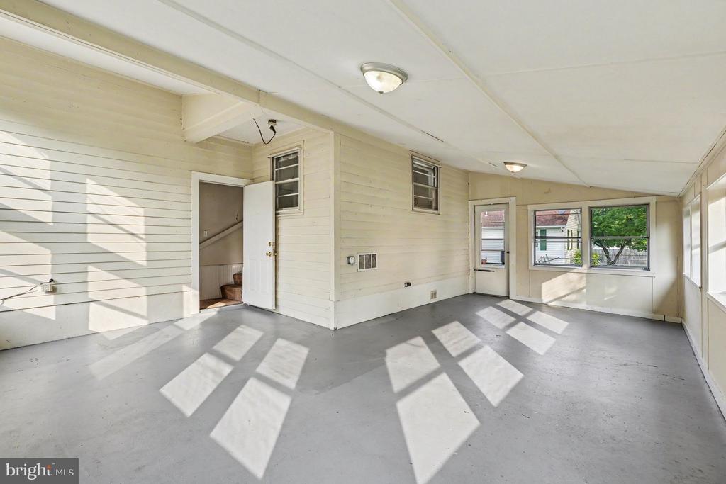 117 HILLCREST DRIVE