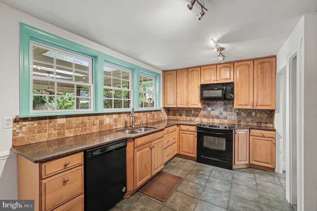 1319 AUGUSTINE AVENUE