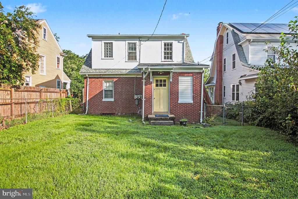 814 BROMPTON STREET