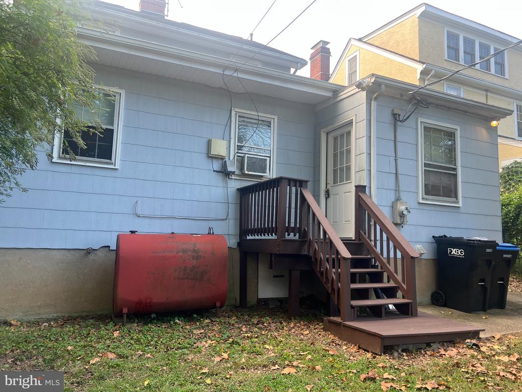 813 MARYE STREET REAR