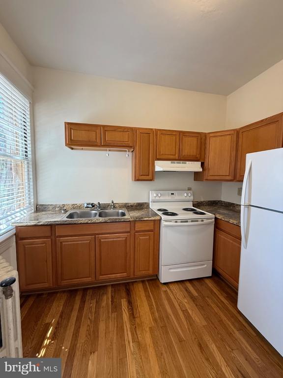 702 PRINCE EDWARD STREET Unit: 2