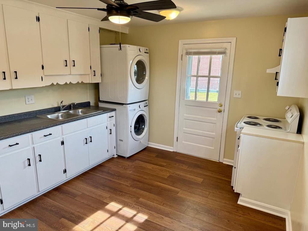 1428 PAYNE STREET Unit: UNIT B