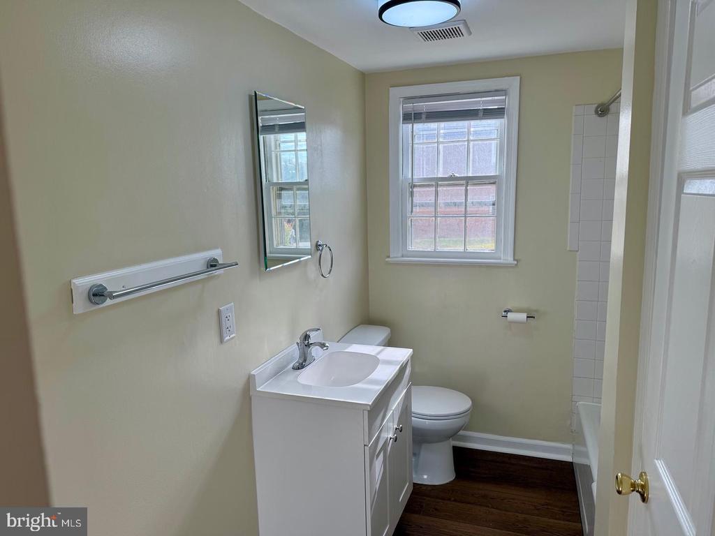 1428 PAYNE STREET Unit: UNIT B