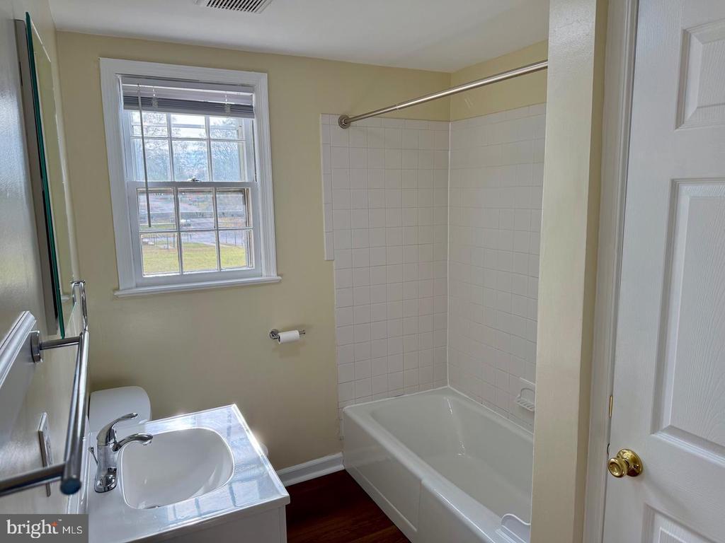 1428 PAYNE STREET Unit: UNIT B