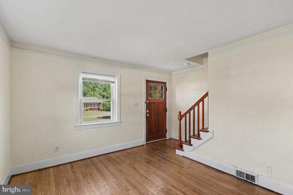 222 HILLCREST DRIVE