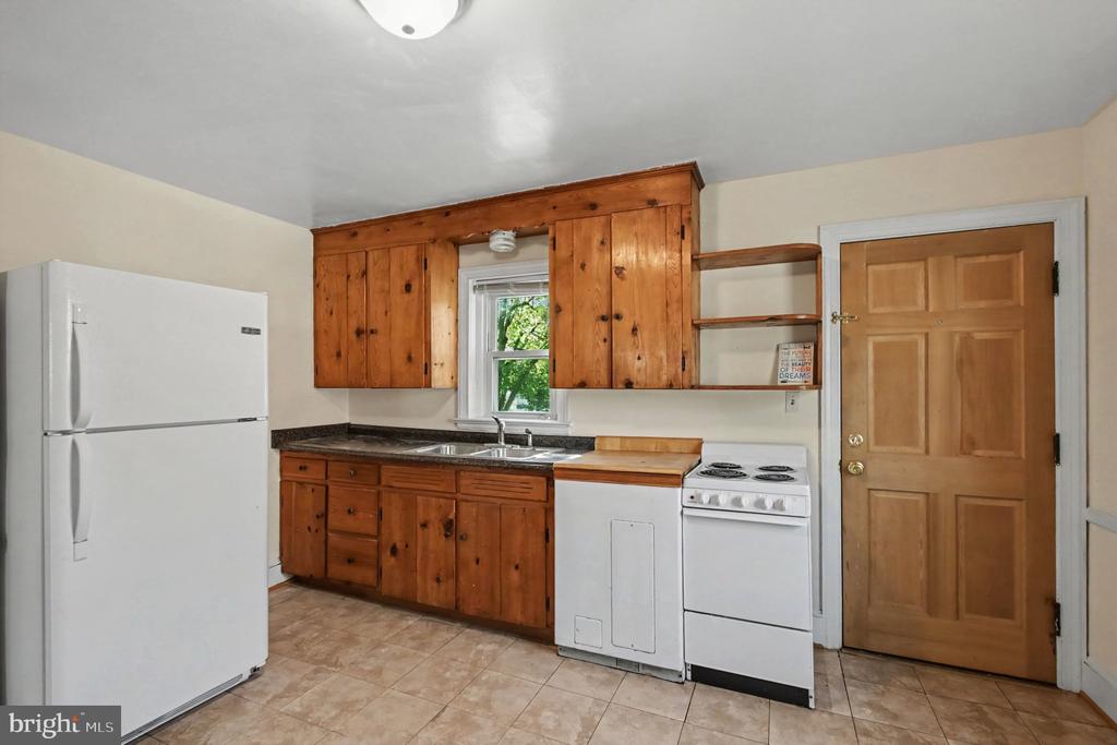 222 HILLCREST DRIVE