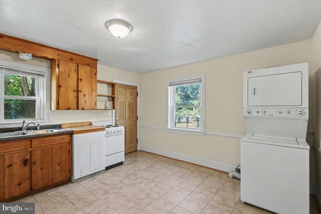 222 HILLCREST DRIVE