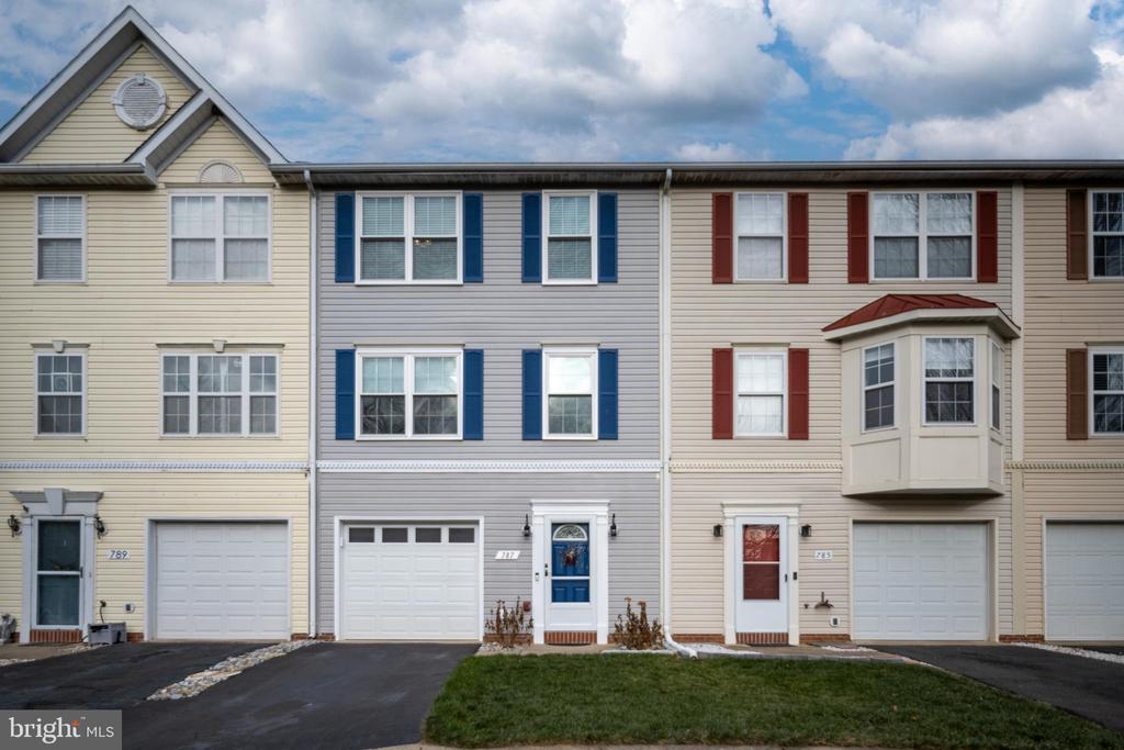 787 GENERAL WALLACE COURT