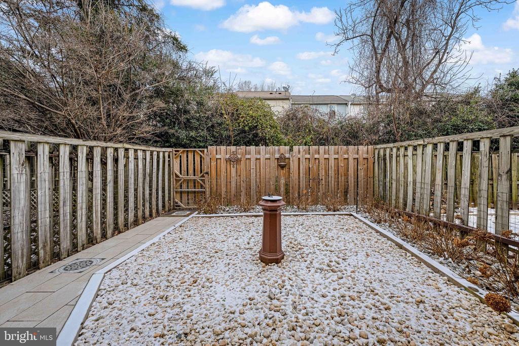 787 GENERAL WALLACE COURT