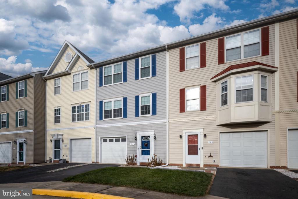 787 GENERAL WALLACE COURT
