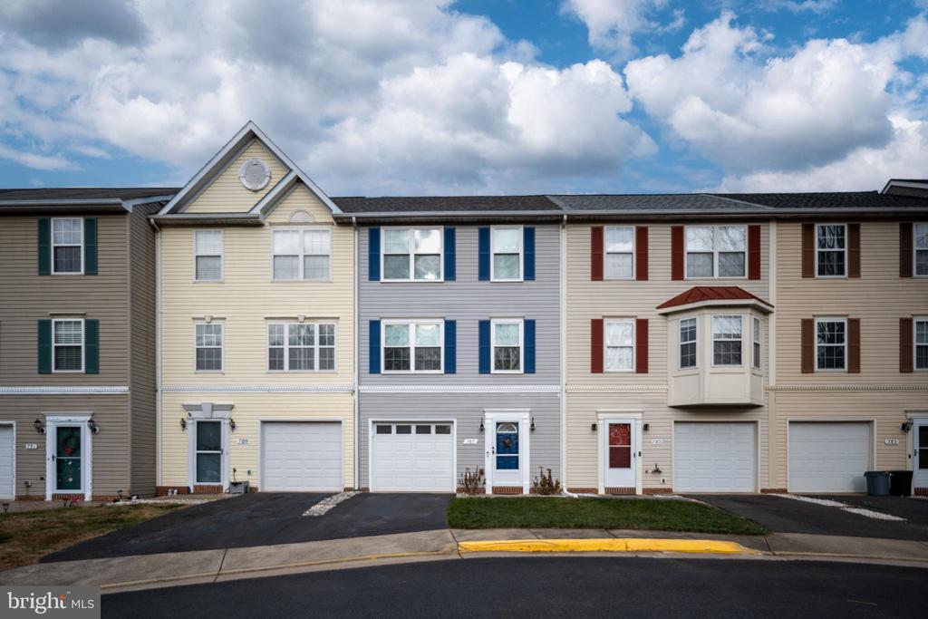 787 GENERAL WALLACE COURT