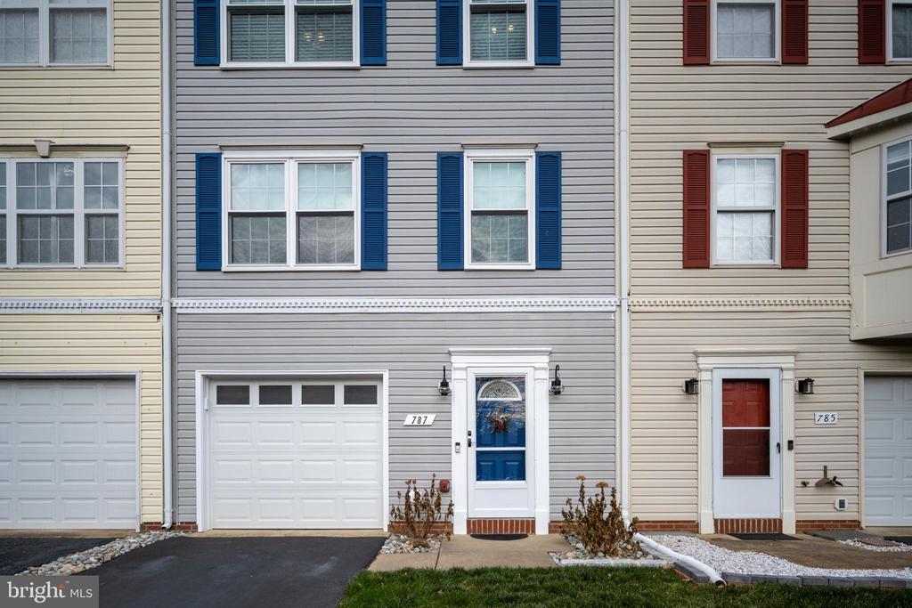 787 GENERAL WALLACE COURT