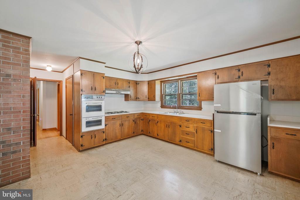 9103 MEETZE ROAD
