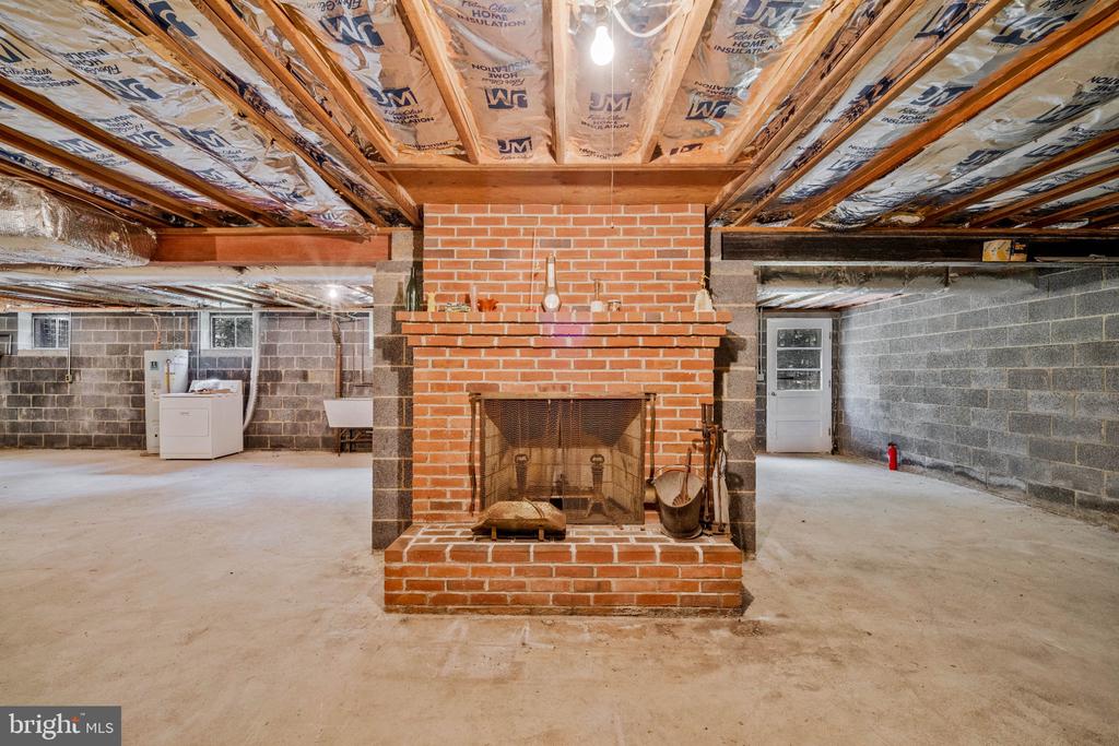 9103 MEETZE ROAD