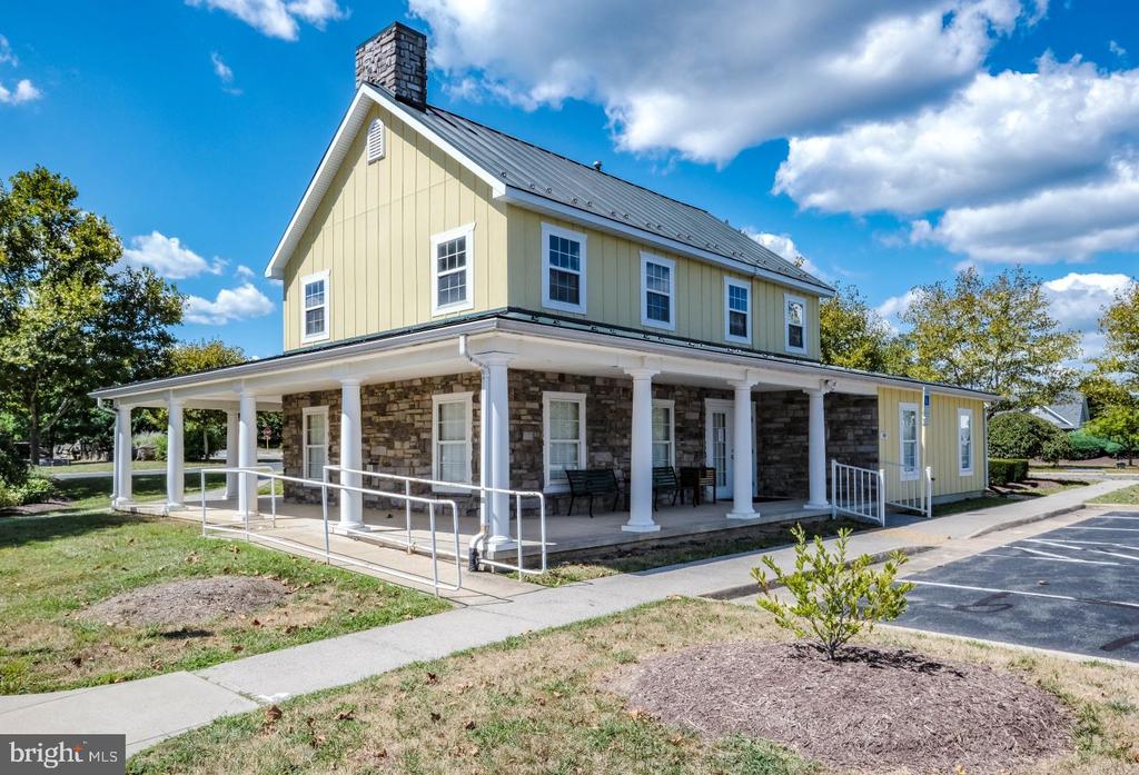 106 CANDLEWICK DRIVE